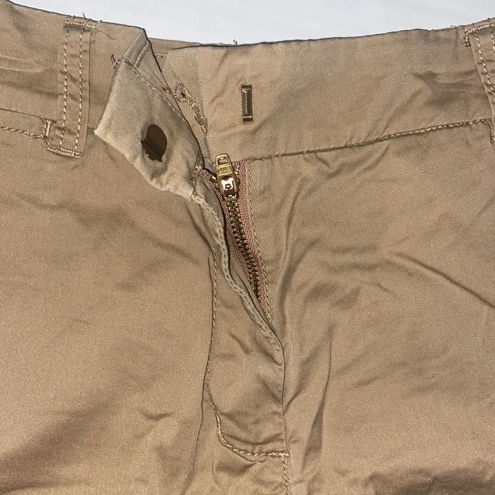 Khaki J. Crew Chino shorts size 4